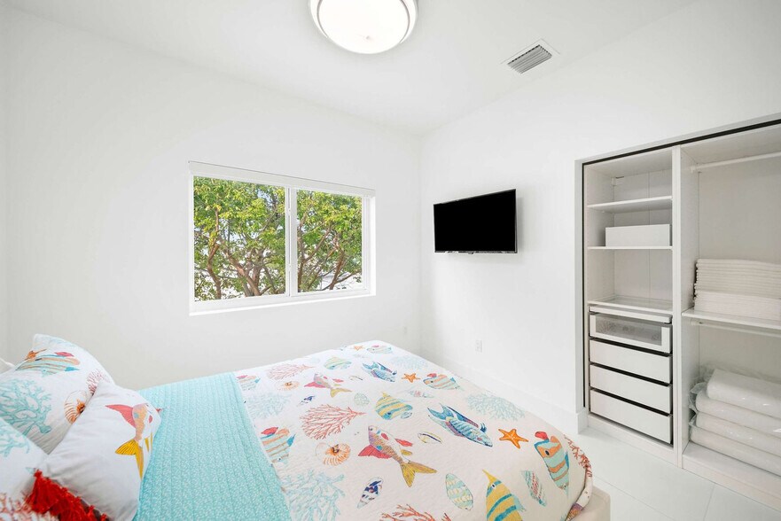 Building Photo - 387 82nd St