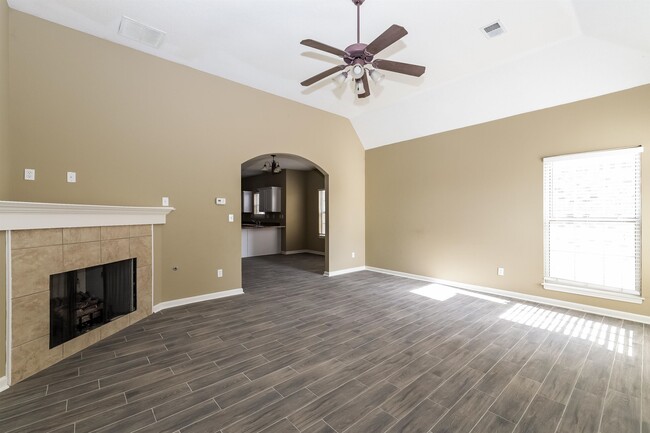 Building Photo - 10096 Mill Hill Ave