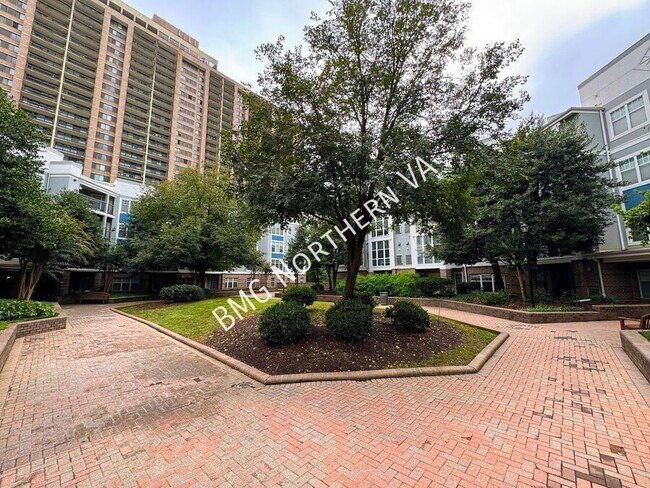 Building Photo - 5565 Seminary Rd