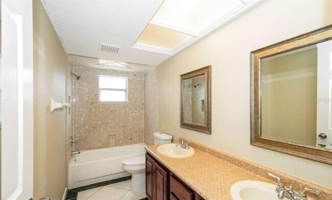 Building Photo - 3215 40th Ave W