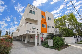 Building Photo - 14912 Wyandotte St Apartments