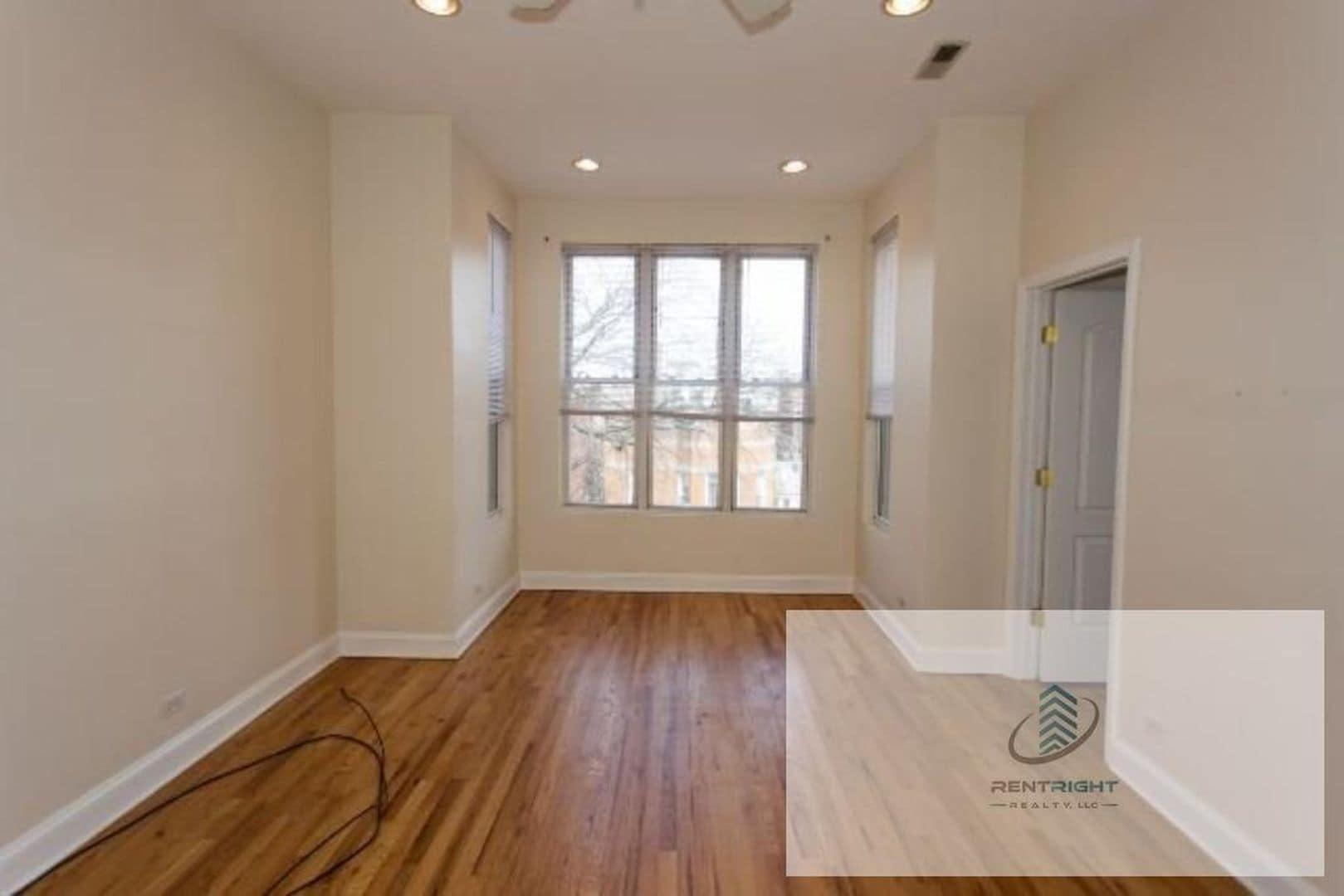 Building Photo - 1411 W Erie St