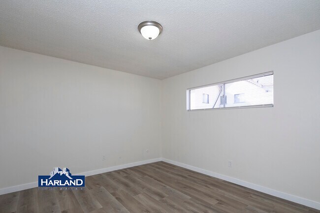 Building Photo - 1031 B Ave