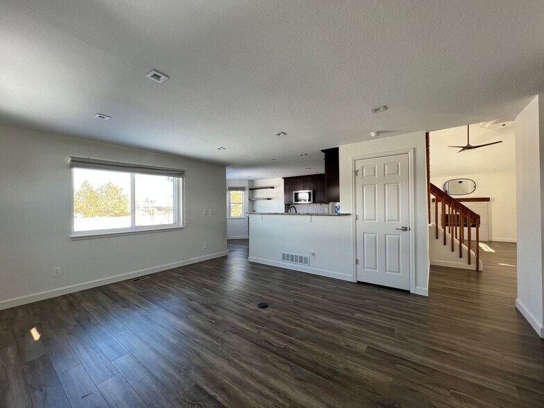 Building Photo - 1358 Banner Cir