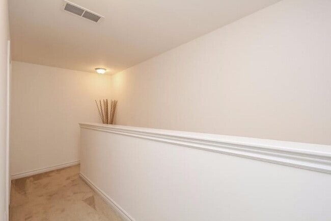 Building Photo - 3370 Endsleigh Ln