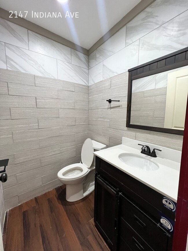 Building Photo - Huge 7 Bedroom 4 Bath Home Close To OSU Av...