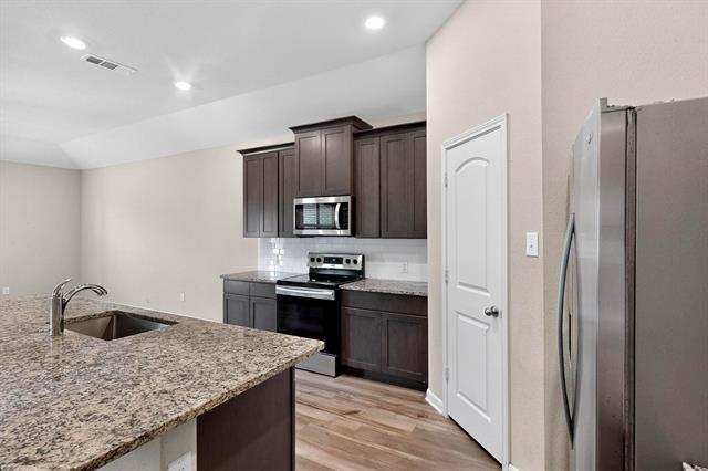 Building Photo - 1903 Dahlia Way
