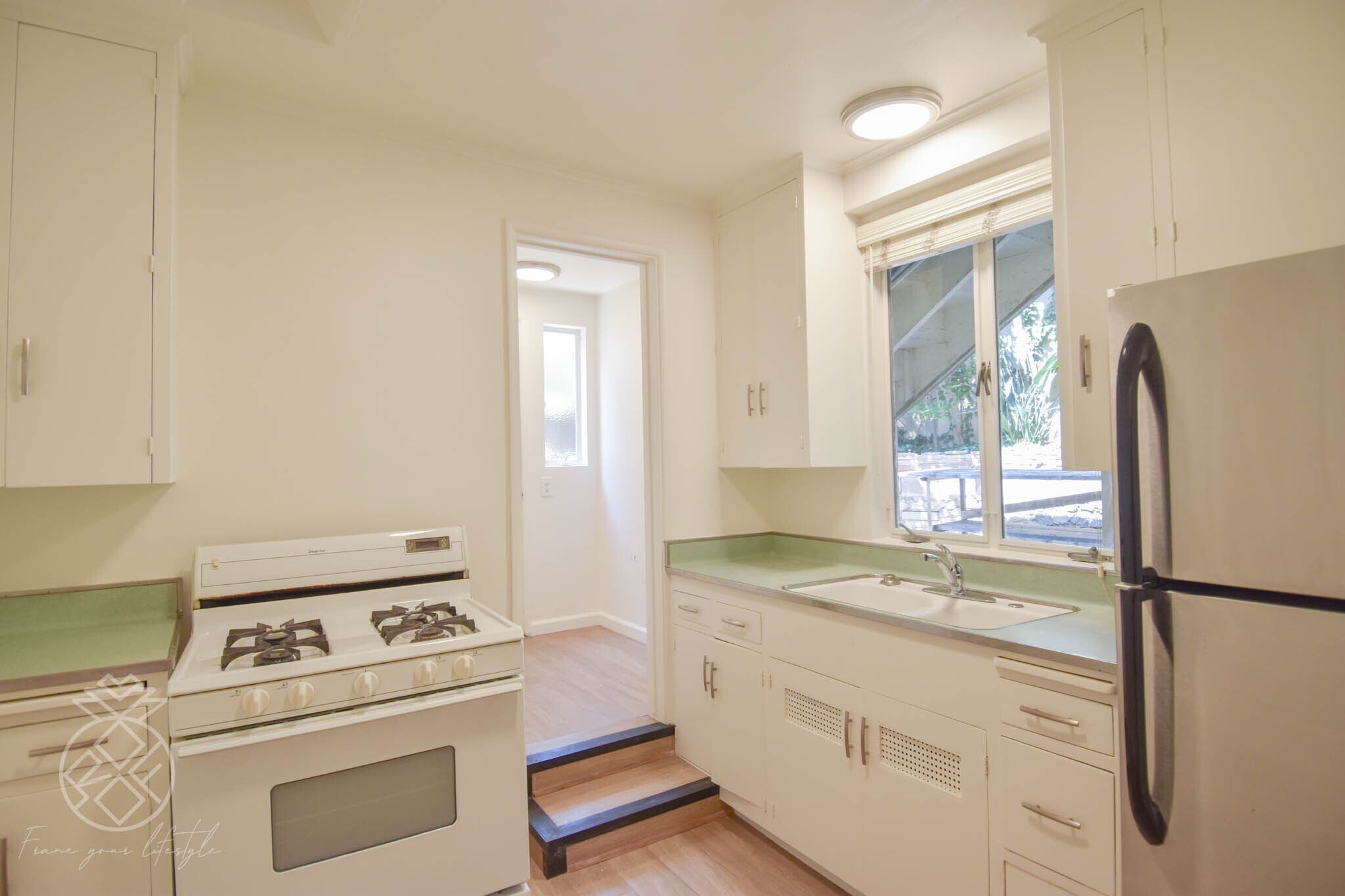 Building Photo - 2262 Fox Hills Dr