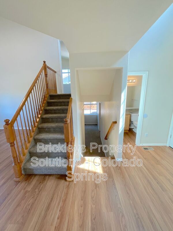 Building Photo - 6112 Chivalry Dr