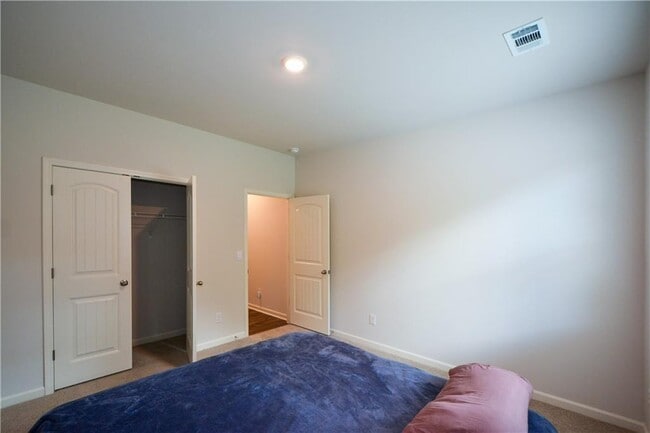 Building Photo - 331 Belmont Dr