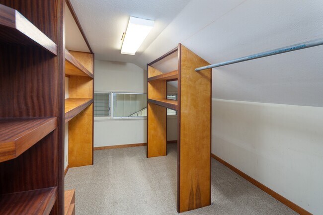 Building Photo - 6969 Niumalu Loop