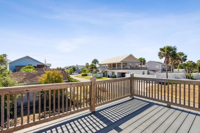 Building Photo - Live the Beach Life – Just One Block from ...