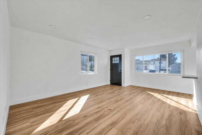 Building Photo - 18442 Patterson Ln