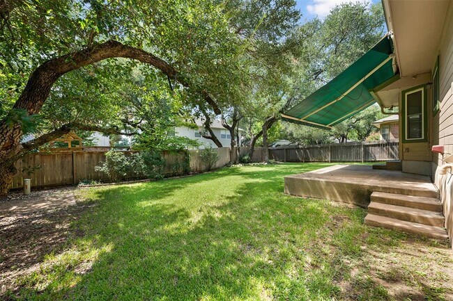 Building Photo - 3635 Flora Vista Loop