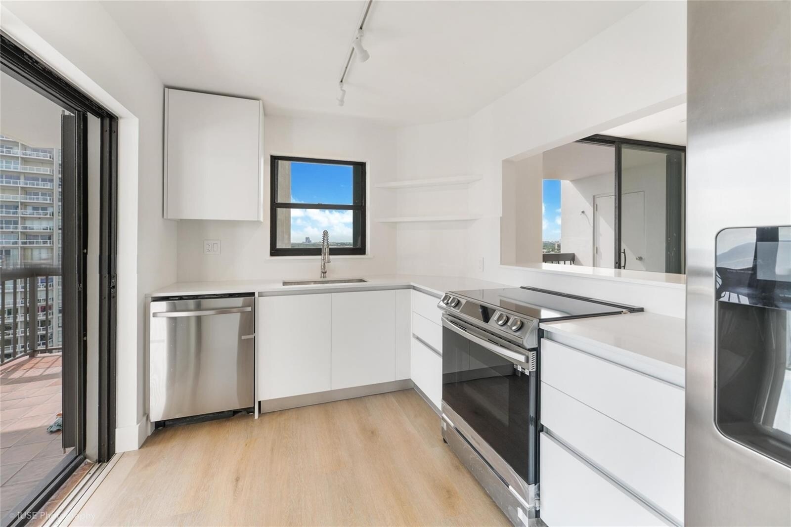 Building Photo - 2333 Brickell Ave