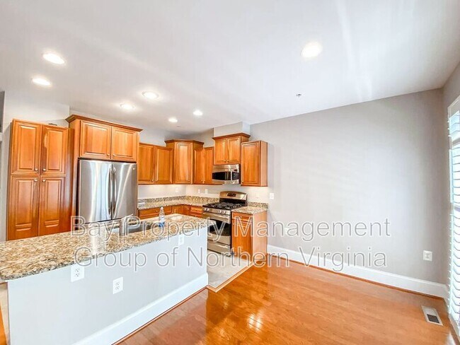 Building Photo - 4336 N Henderson Rd