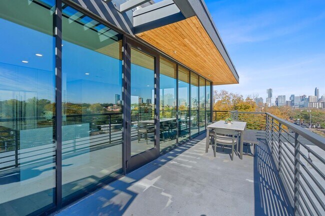 Building Photo - 1600 S 1st St