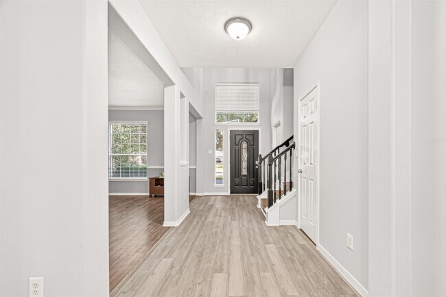 Building Photo - 1903 Amber Trail Ln