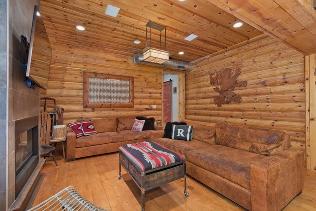 Building Photo - Winter Rental – $18,500/month (6-Month Lease)