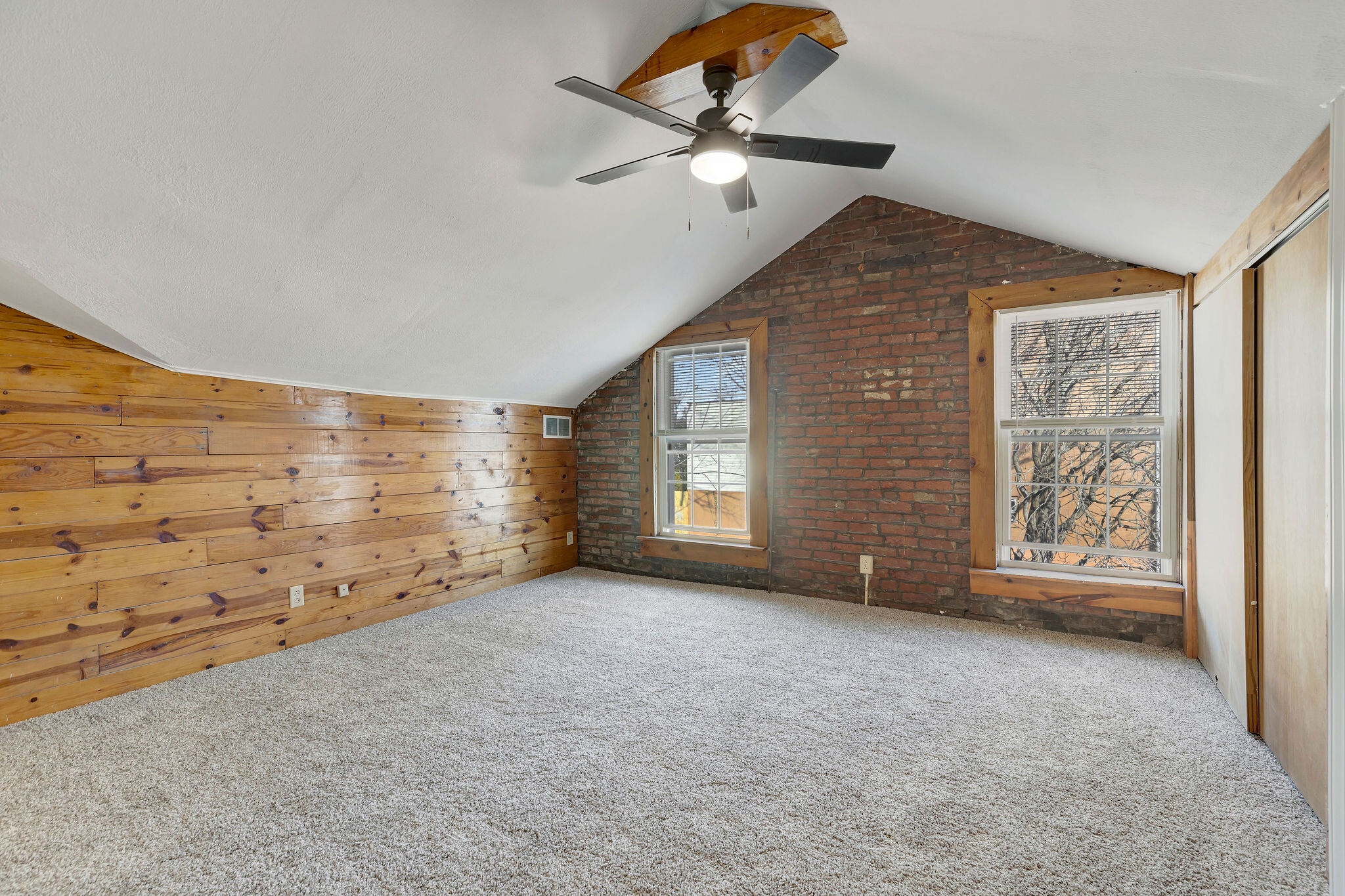 Building Photo - 422 Watkins St