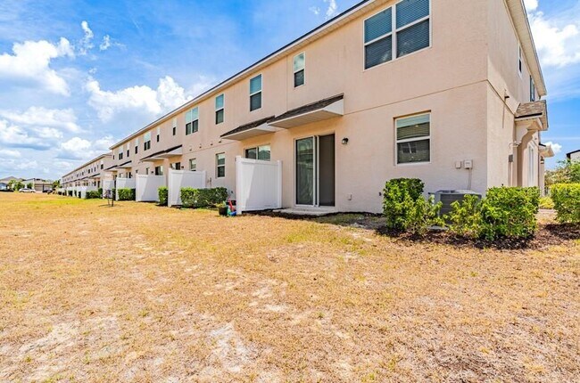 Building Photo - 1124 Lakeshore Breeze Pl