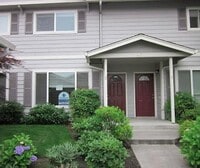 Building Photo - 2 BD Washougal Townhome with Private Backyard