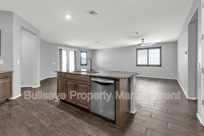 Building Photo - 17345 W Spur Dr