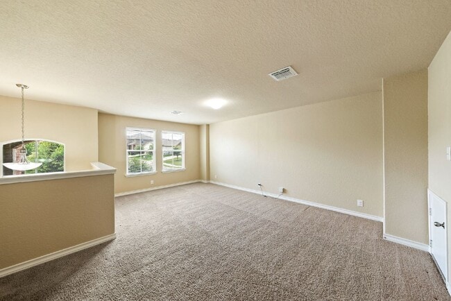 Building Photo - 2-Story Home with Greenbelt Views