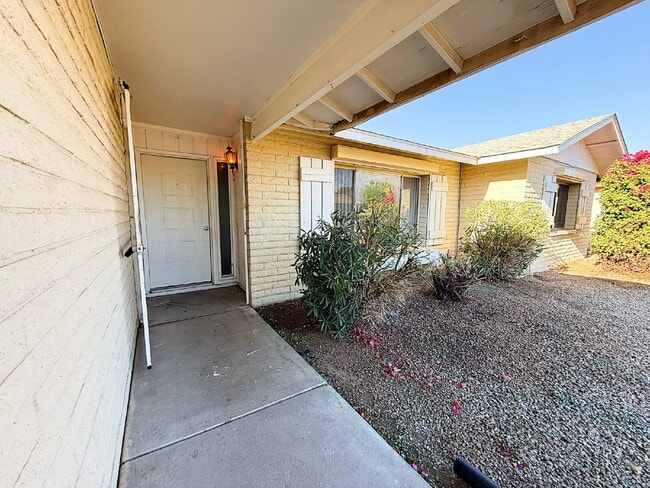 Building Photo - Fully Remodeled Home in Prime Location – Move-In Ready!