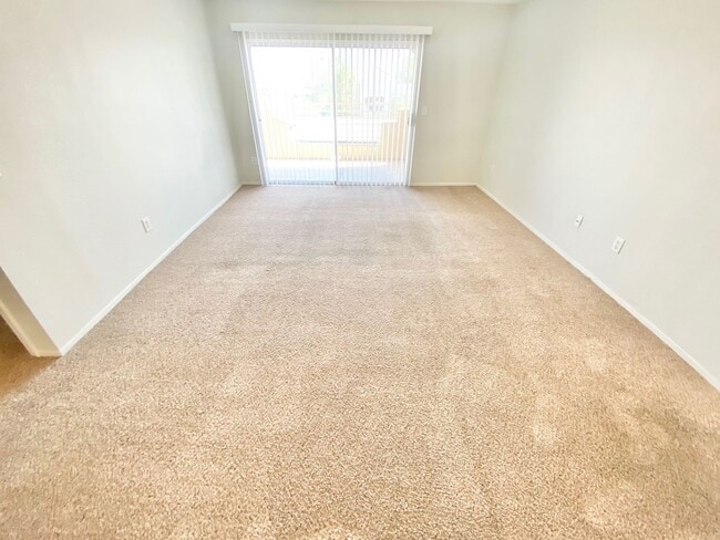 Building Photo - BEAUTIFUL 1 BEDROOM CONDO IN GATED COMMUNITY WITH POOL, SPA & CLUBHOUSE