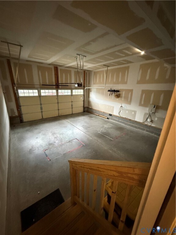 Building Photo - 512 Paddle Creek Dr