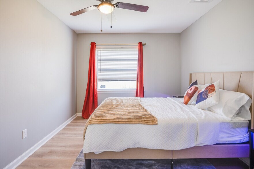 Building Photo - 218 Cactus St