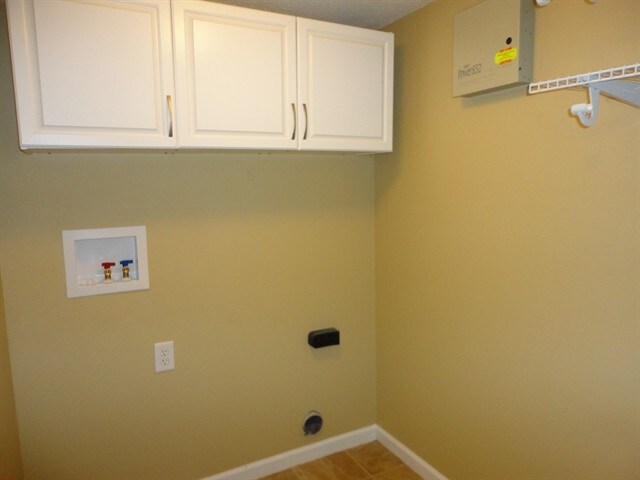 Building Photo - 15318 Ten Point Dr