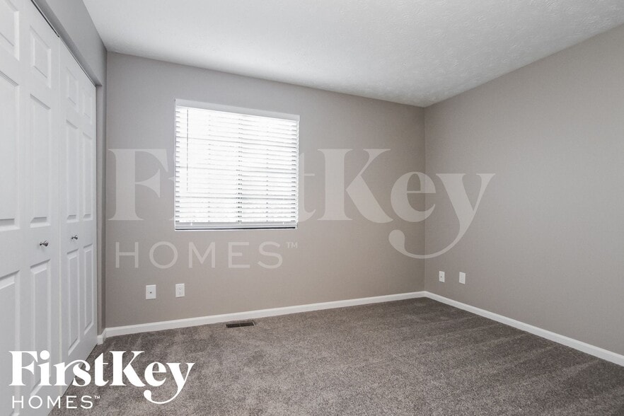 Building Photo - 7445 Glensford Dr