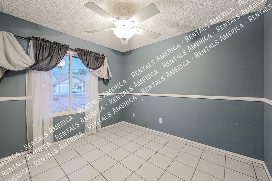 Building Photo - 324 S Rita Ln