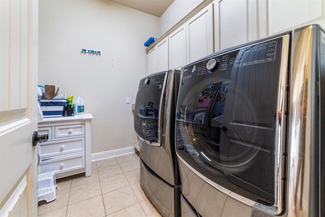 Building Photo - 1701 Morning Moon Cir