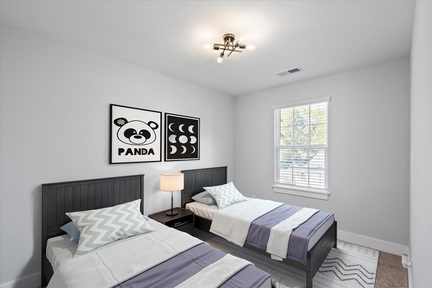 Building Photo - Room in Townhome on St James St NW