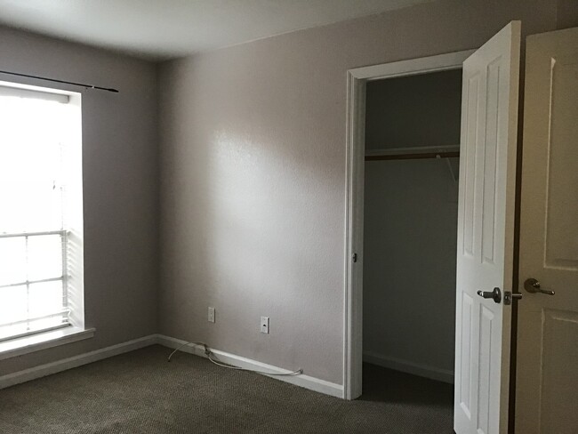 Building Photo - 1-Bedroom Condo in Ideal Tempe Location – ...