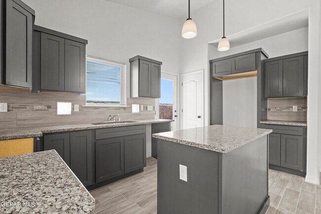 Building Photo - 1060 Summer Rain St