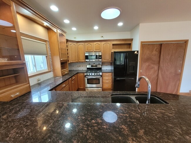 Building Photo - 364 N Everett Dr