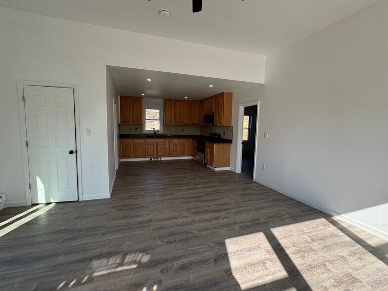 Building Photo - 21 Elk Creek Rd