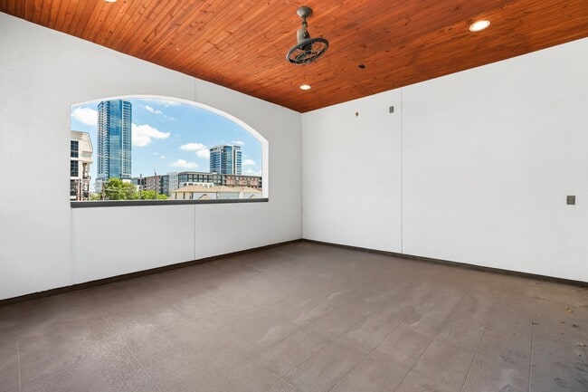 Building Photo - 3717 Newhouse St