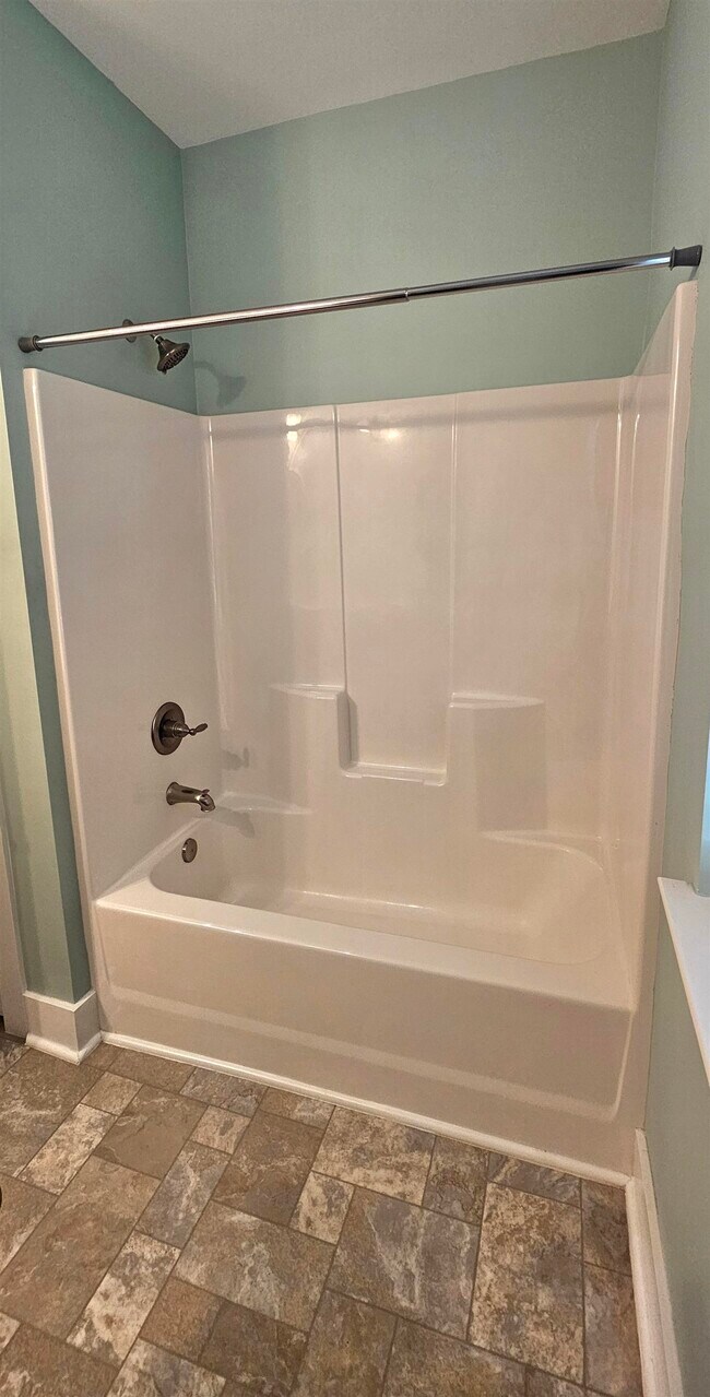 Building Photo - 440 Shaftesbury Ln