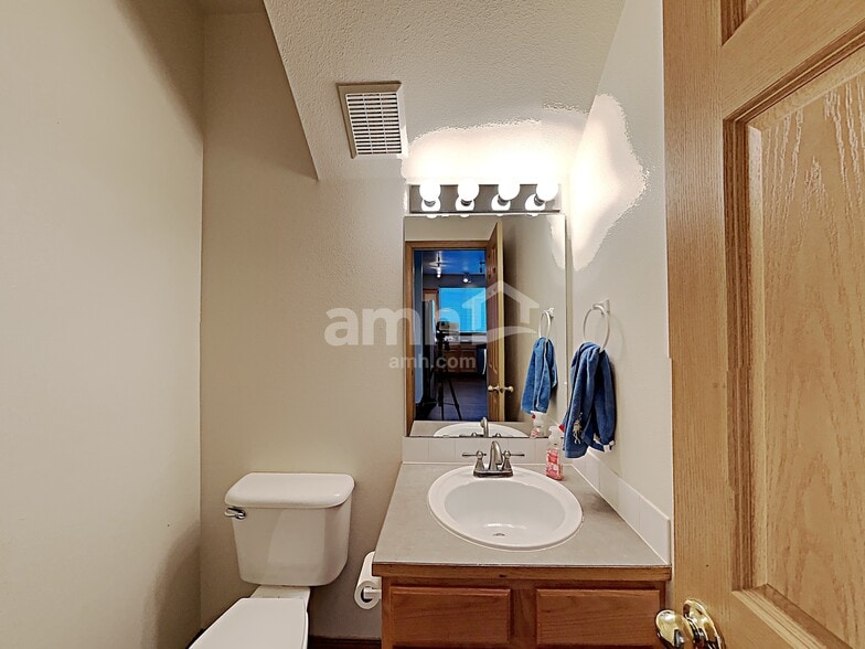 Building Photo - 2808 6th St SE