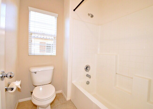 Building Photo - "Charming 3 Bed, 2.5 Bath Palm Desert Rental with Stunning Views and Modern Upgrades!"