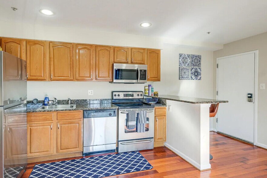 Building Photo - 450a Condon Terrace SE