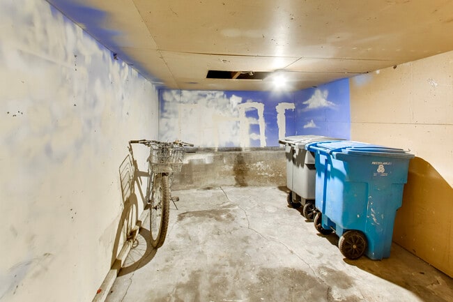Building Photo - 554a Natoma St