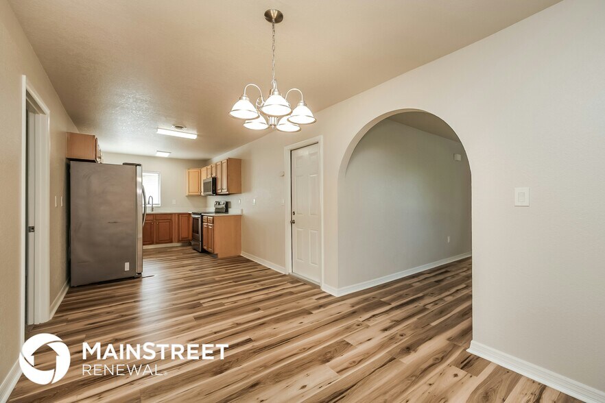 Building Photo - 1318 Arrow St