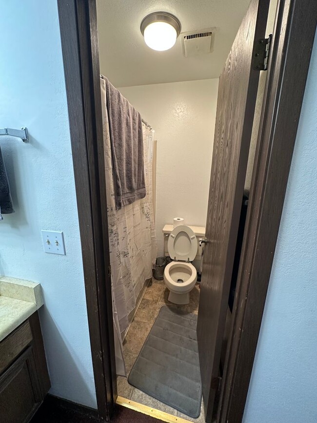 Building Photo - 93 Meadowood Dr