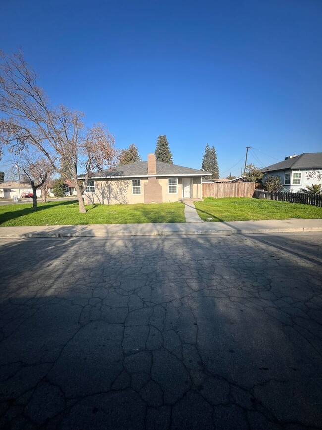 Primary Photo - Spacious 2-Bedroom Home with Private Yard,...